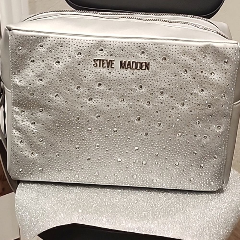Steve Madden‎ Silver Rhinestone Double Zip Weekender - Picture 4 of 12
